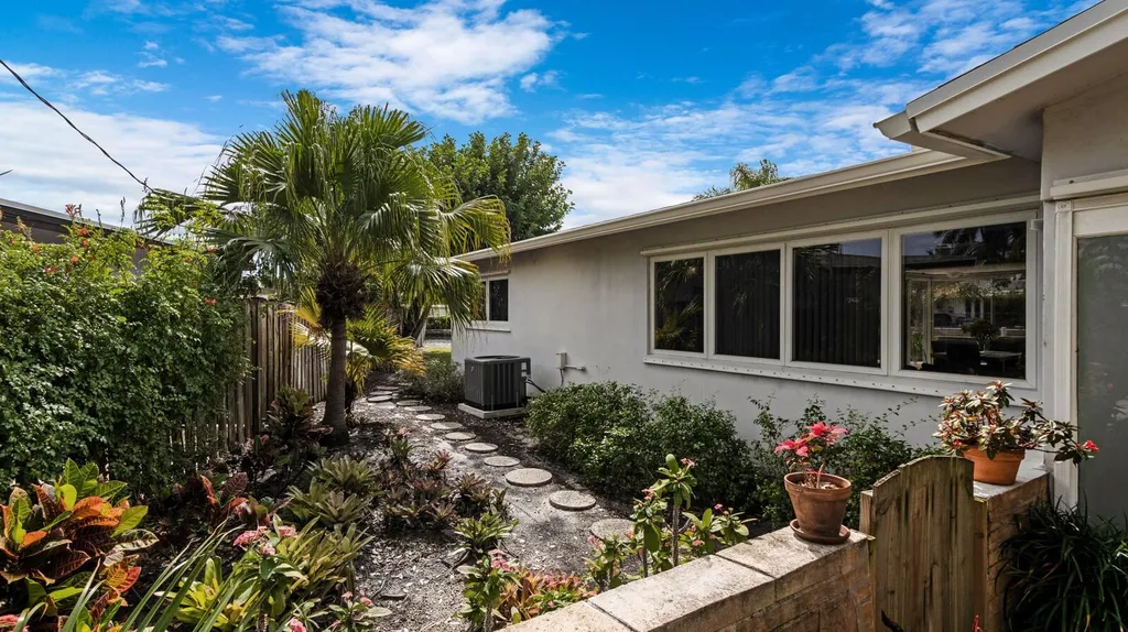 2156 NE 27th Drive Wilton Manors FL 33306