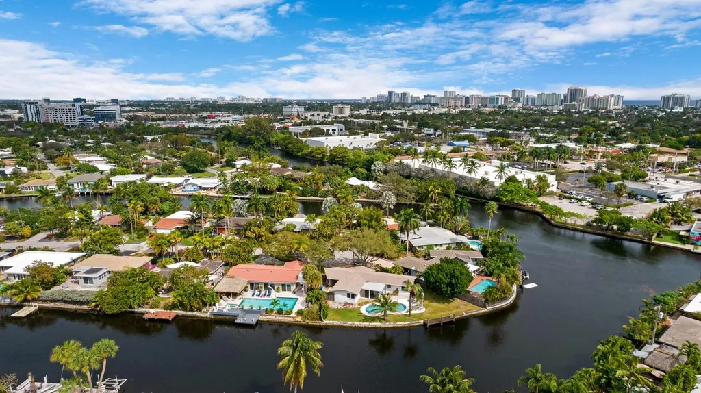 2156 NE 27th Drive Wilton Manors FL 33306