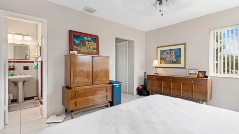2156 NE 27th Drive Wilton Manors FL 33306