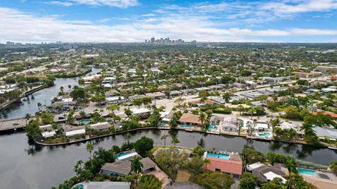 2156 NE 27th Drive Wilton Manors FL 33306