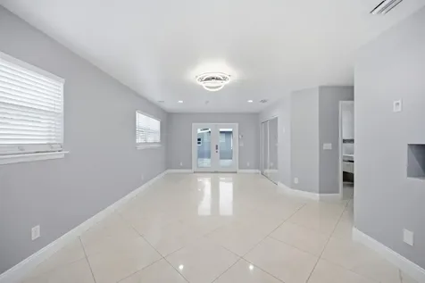 434 Australian Circle Lake Park FL 33403