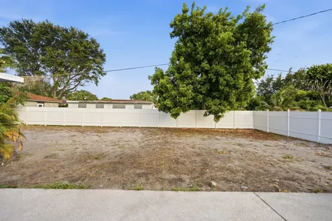 434 Australian Circle Lake Park FL 33403