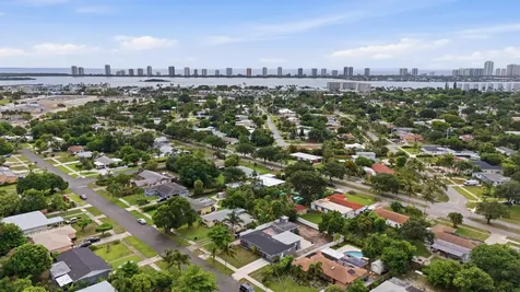 434 Australian Circle Lake Park FL 33403