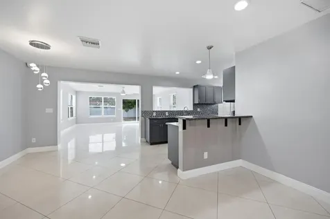 434 Australian Circle Lake Park FL 33403