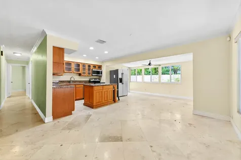 138 NE 29th Street Wilton Manors FL 33334