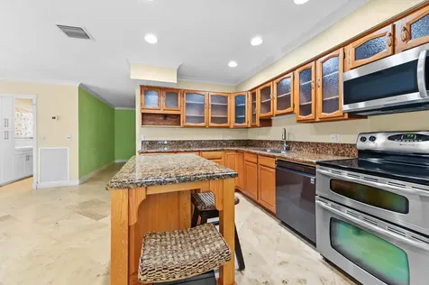 138 NE 29th Street Wilton Manors FL 33334