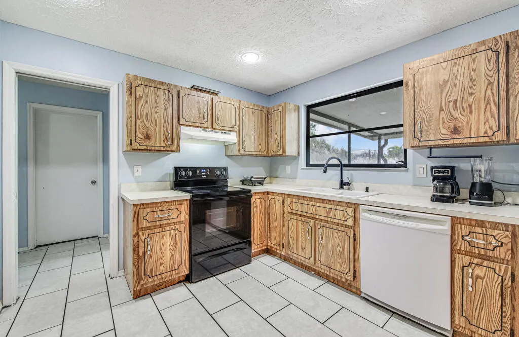 366 SE Lancaster Avenue Port St Lucie FL 34984