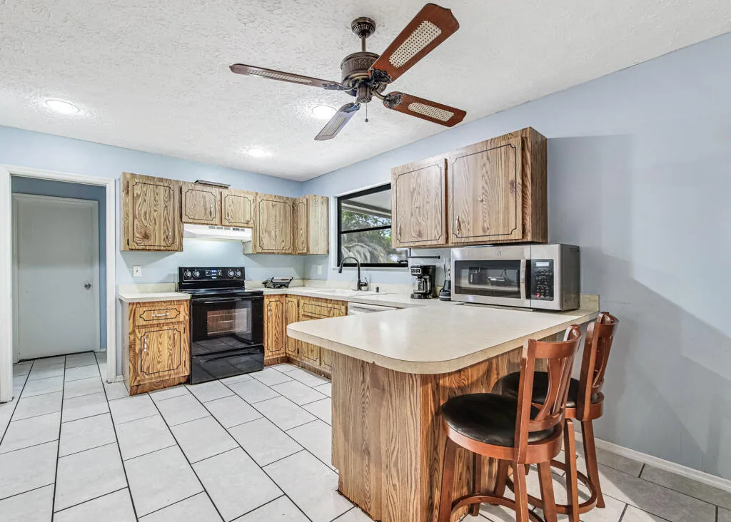 366 SE Lancaster Avenue Port St Lucie FL 34984