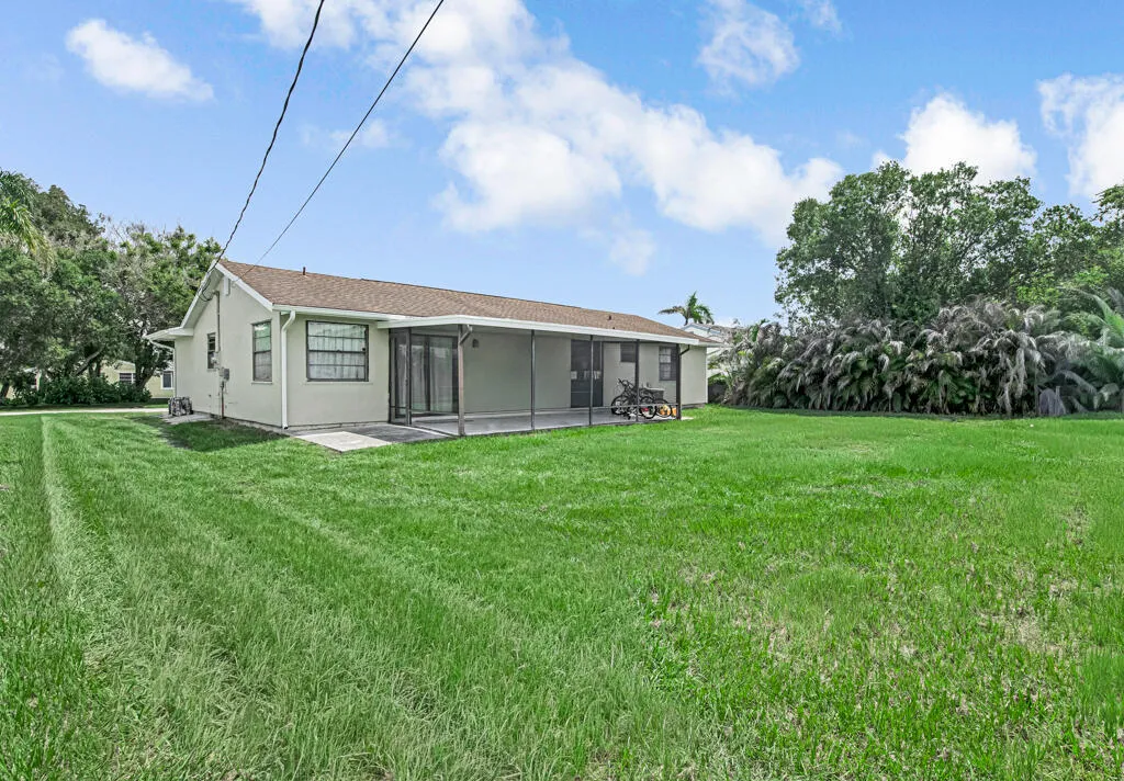 366 SE Lancaster Avenue Port St Lucie FL 34984