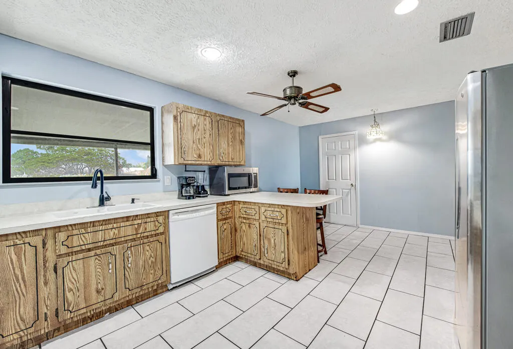 366 SE Lancaster Avenue Port St Lucie FL 34984