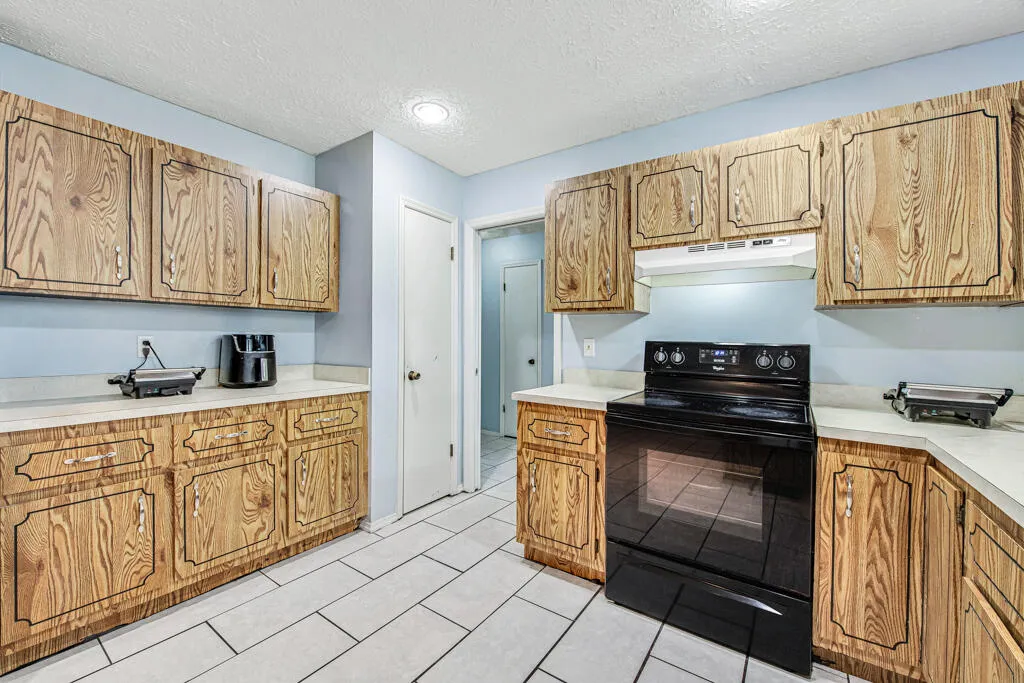 366 SE Lancaster Avenue Port St Lucie FL 34984