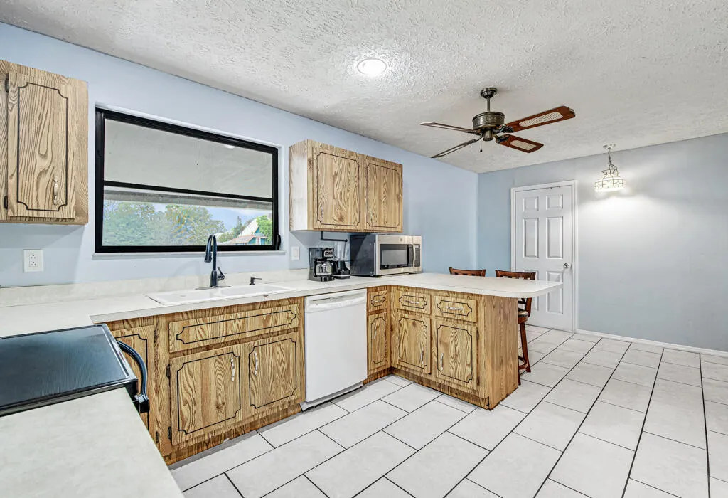 366 SE Lancaster Avenue Port St Lucie FL 34984