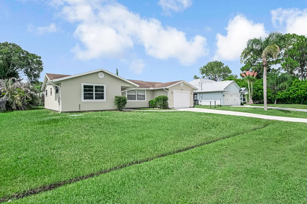 366 SE Lancaster Avenue Port St Lucie FL 34984