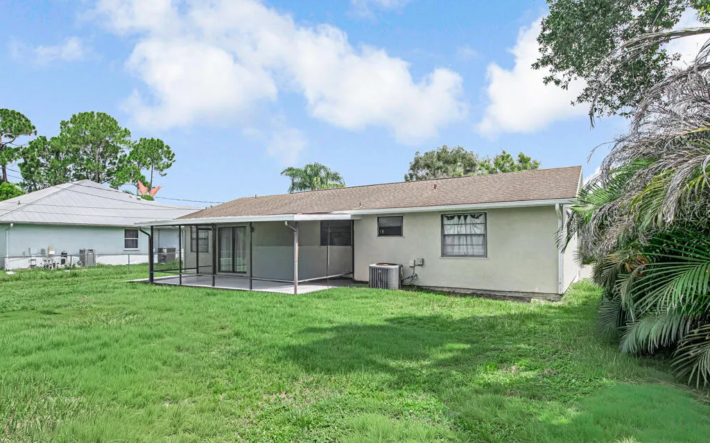 366 SE Lancaster Avenue Port St Lucie FL 34984