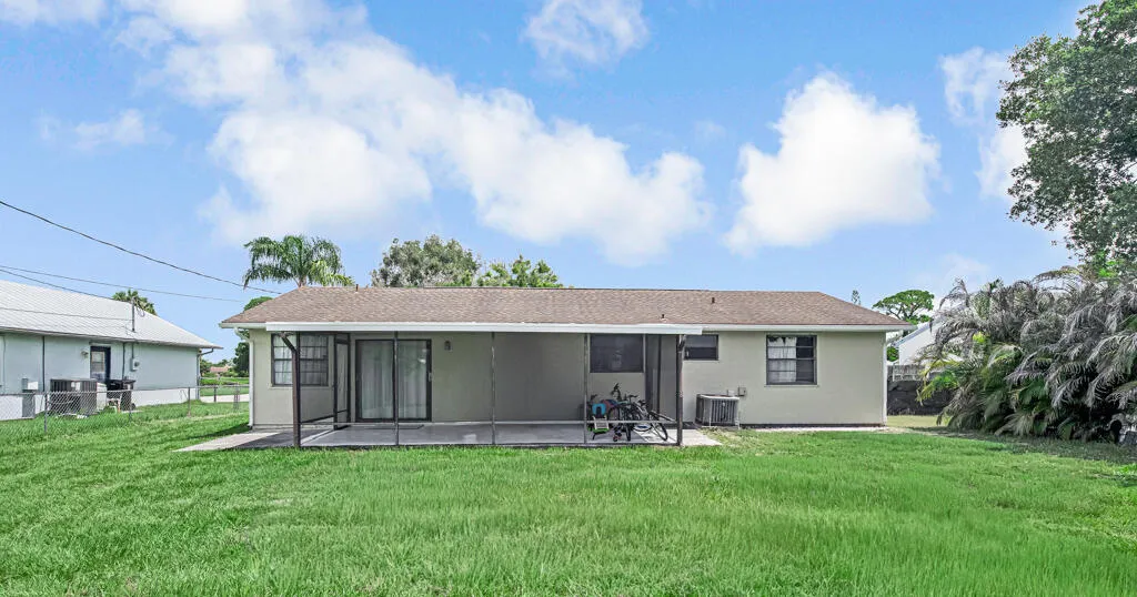 366 SE Lancaster Avenue Port St Lucie FL 34984