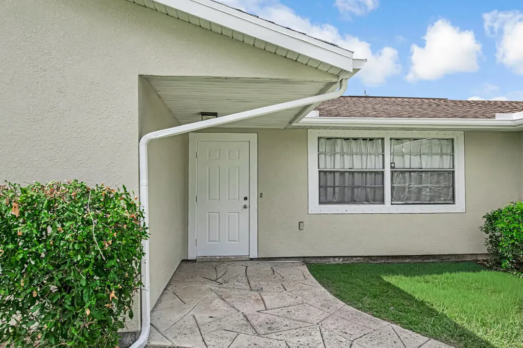 366 SE Lancaster Avenue Port St Lucie FL 34984
