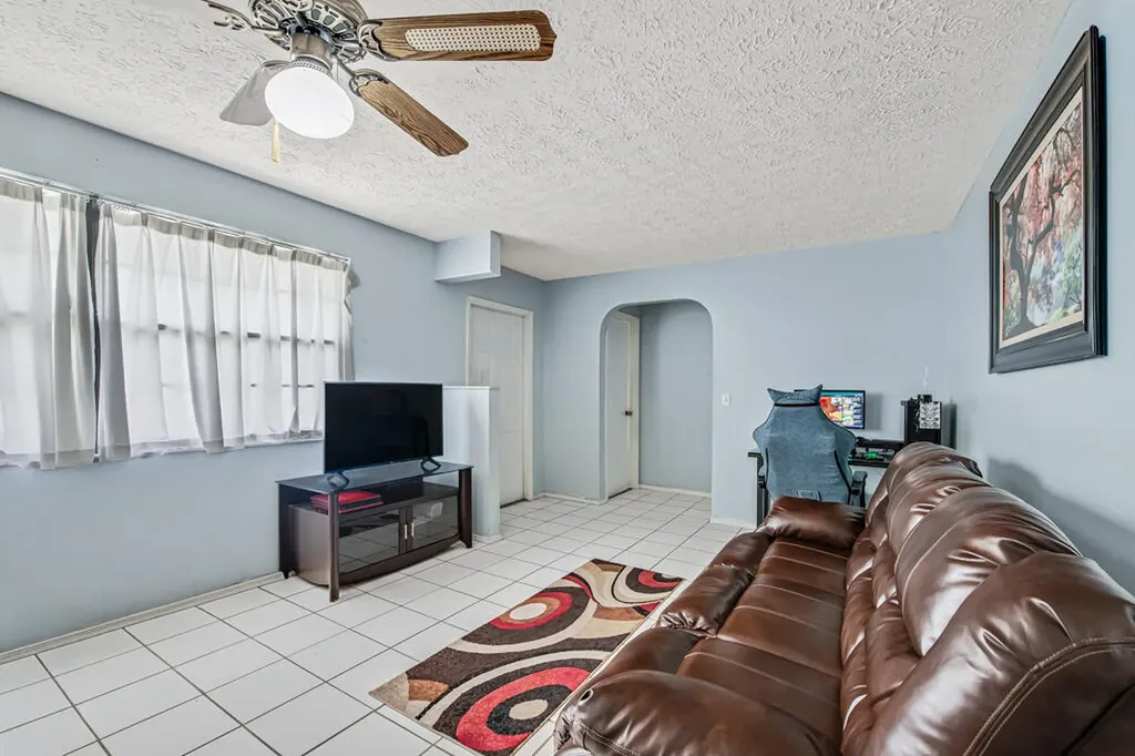 366 SE Lancaster Avenue Port St Lucie FL 34984