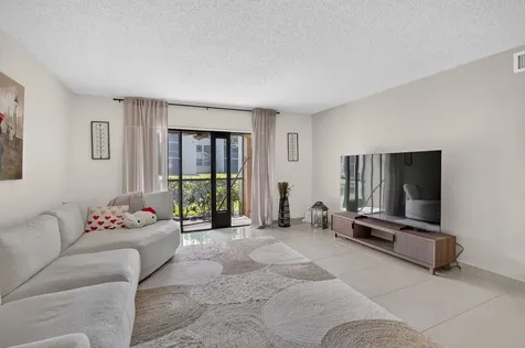 410 Lakeview Drive Weston FL 33326