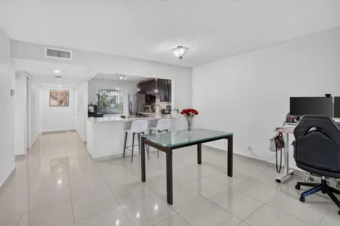 410 Lakeview Drive Weston FL 33326
