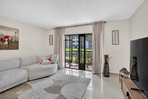 410 Lakeview Drive Weston FL 33326