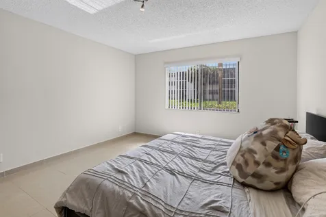 410 Lakeview Drive Weston FL 33326