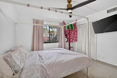 410 Lakeview Drive Weston FL 33326
