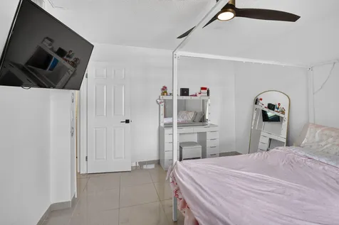 410 Lakeview Drive Weston FL 33326