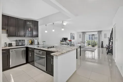 410 Lakeview Drive Weston FL 33326
