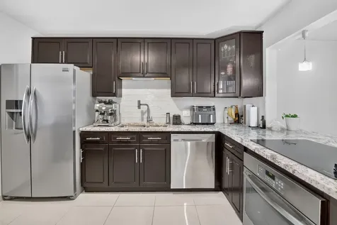 410 Lakeview Drive Weston FL 33326