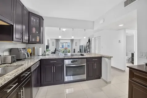 410 Lakeview Drive Weston FL 33326