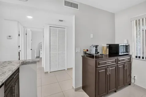 410 Lakeview Drive Weston FL 33326