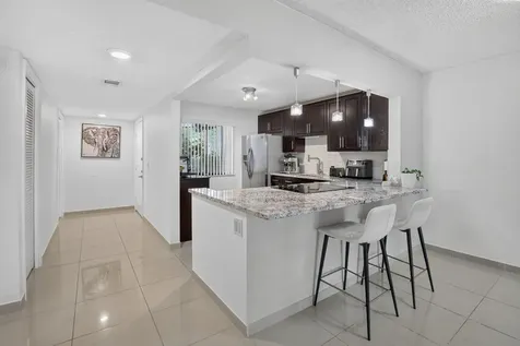 410 Lakeview Drive Weston FL 33326