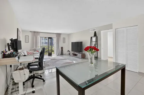 410 Lakeview Drive Weston FL 33326