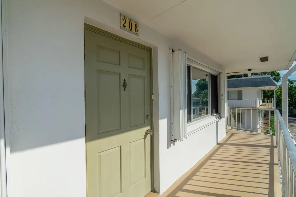 3280 Cynthia Lane Lake Worth Beach FL 33461