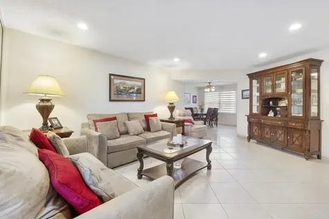 4270 NW 40th Street Lauderdale Lakes FL 33319