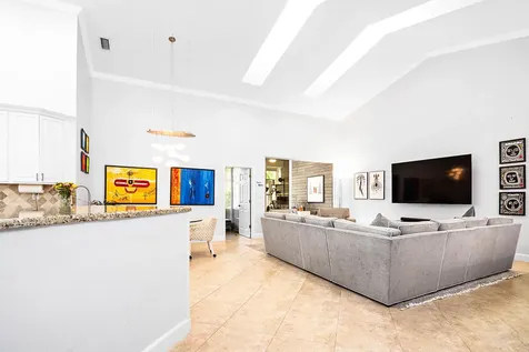 2102 Mahogany Place Palm Beach Gardens FL 33418