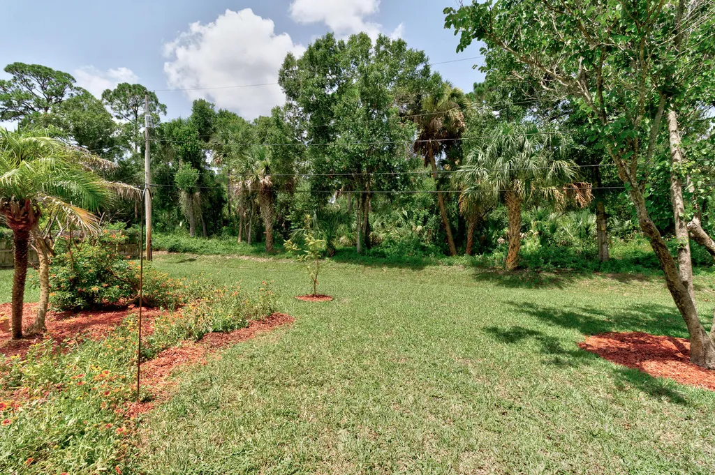 2735 47th Avenue Vero Beach FL 32966
