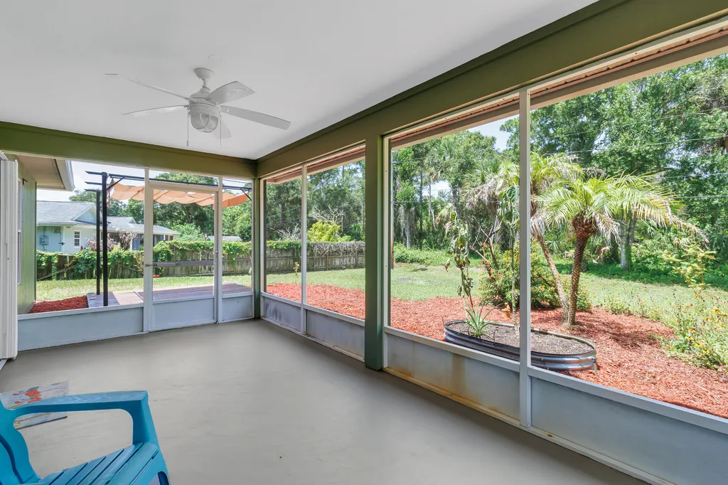 2735 47th Avenue Vero Beach FL 32966