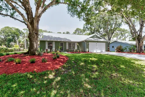 2735 47th Avenue Vero Beach FL 32966