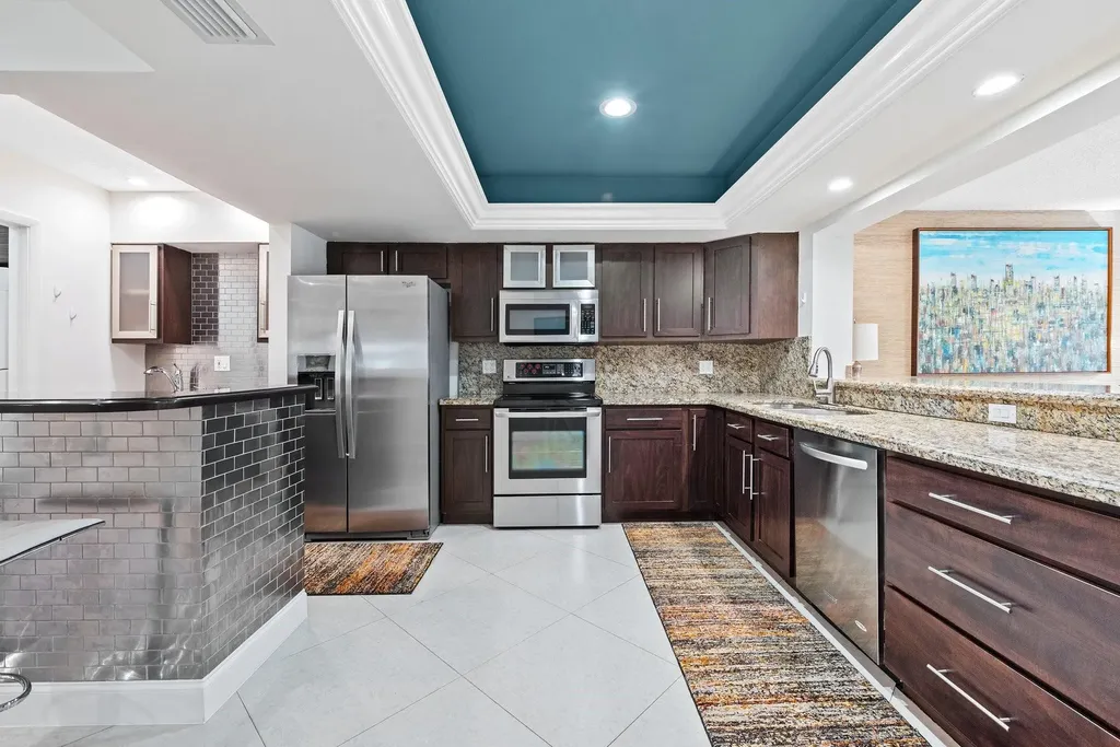 2200 NE 36th Street Fort Lauderdale FL 33308