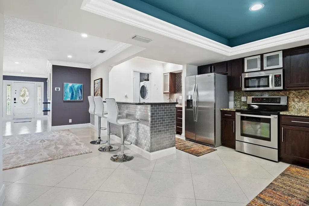 2200 NE 36th Street Fort Lauderdale FL 33308