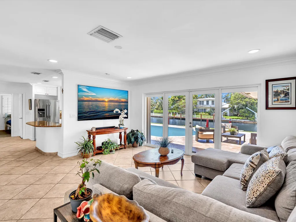 2800 NE 55th Street Fort Lauderdale FL 33308