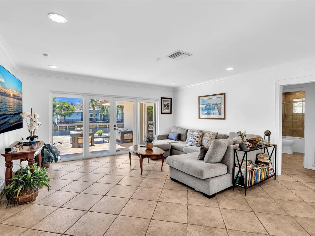 2800 NE 55th Street Fort Lauderdale FL 33308