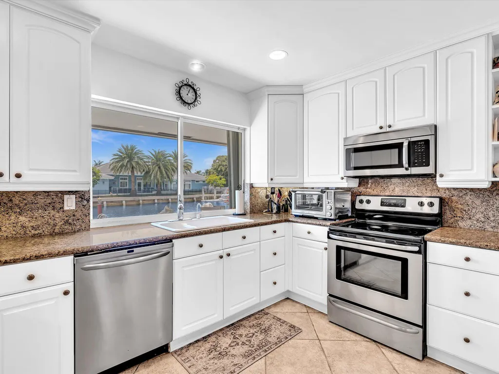 2800 NE 55th Street Fort Lauderdale FL 33308