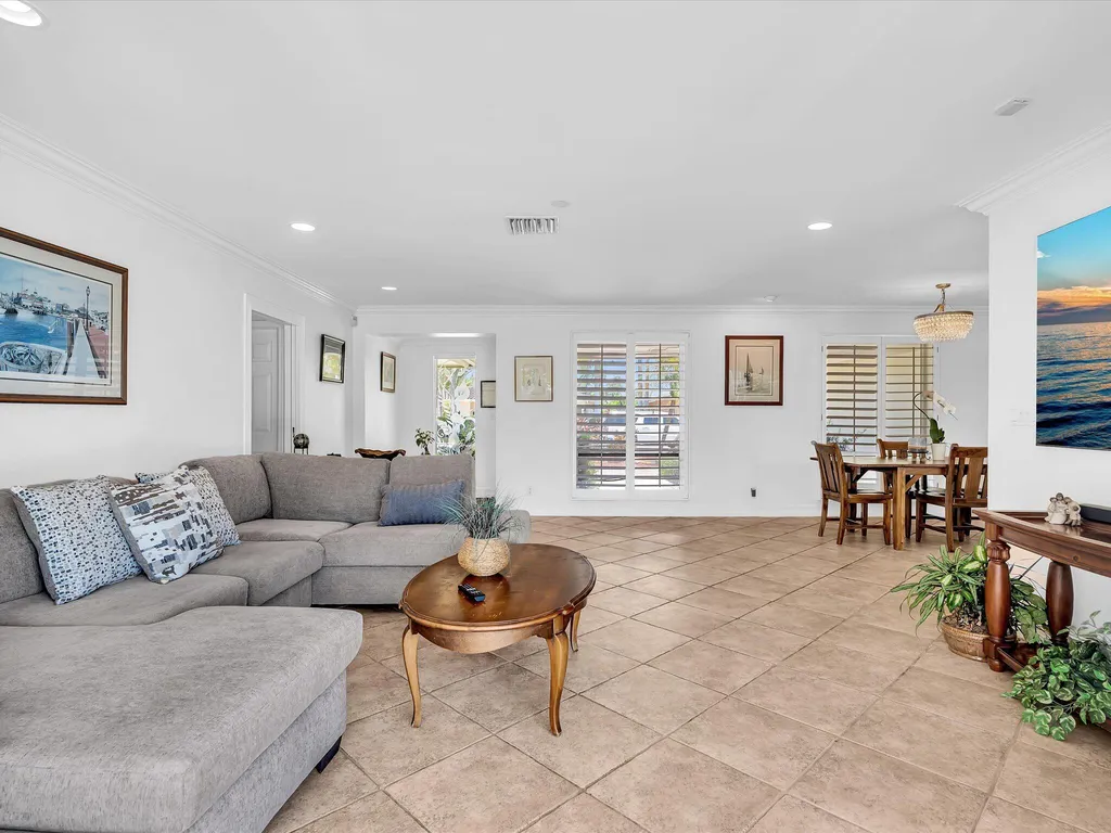 2800 NE 55th Street Fort Lauderdale FL 33308