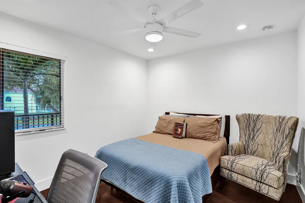 9561 NW 2nd Place Coral Springs FL 33071
