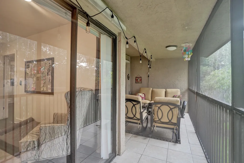9561 NW 2nd Place Coral Springs FL 33071