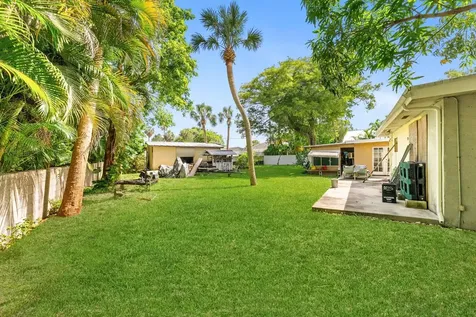 330 NW 32nd Court Oakland Park FL 33309