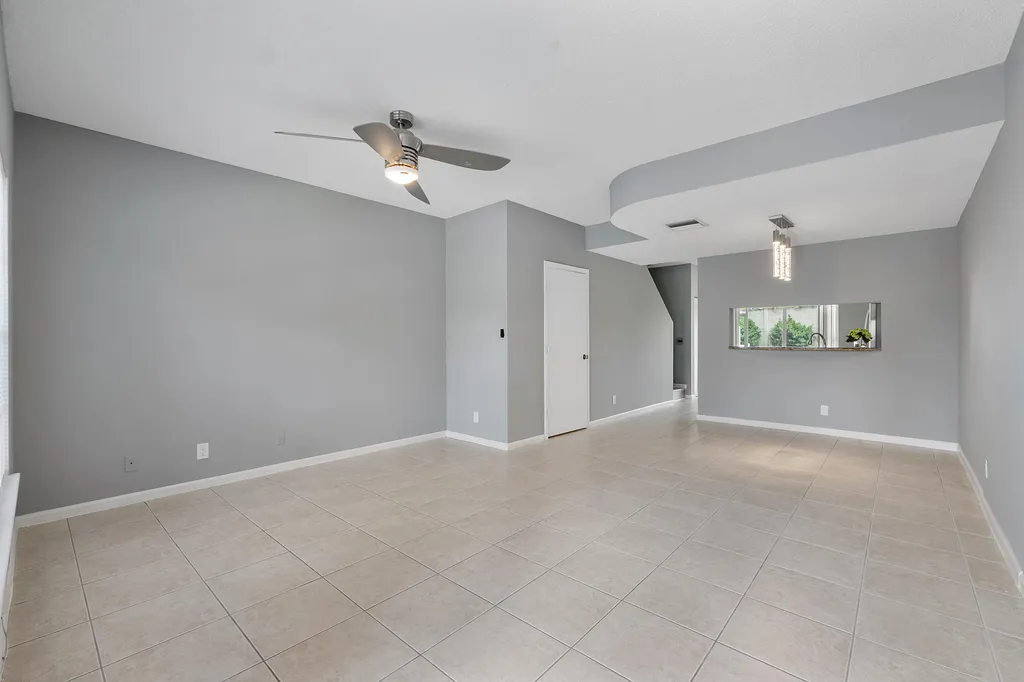 9905 NW 57th Manor Coral Springs FL 33076