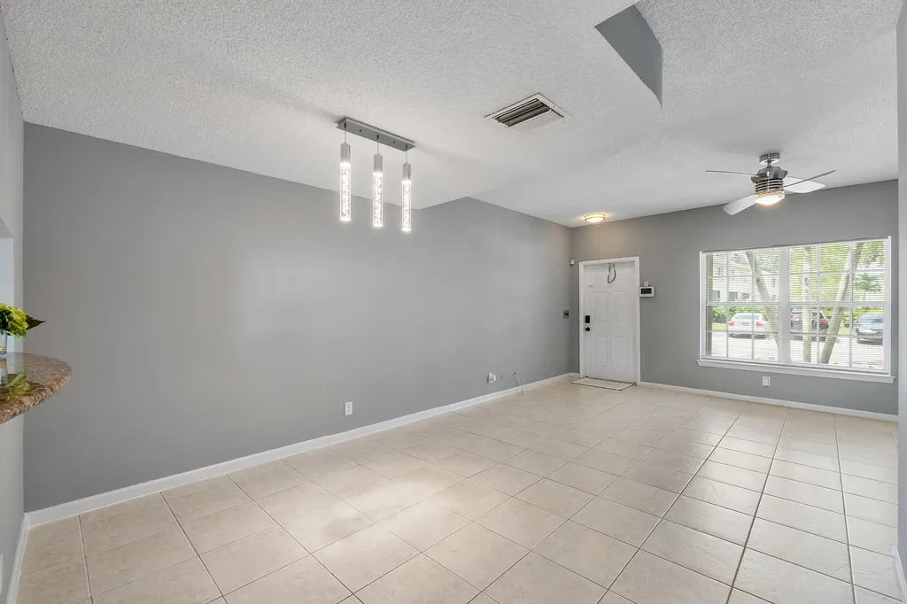 9905 NW 57th Manor Coral Springs FL 33076